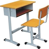 教室课桌椅是你成长的伴侣