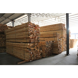徐州山东哪家木材加工厂的辐射松建筑木方好、联友木材加工厂