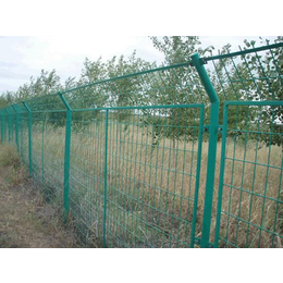 双边框架护栏网的供货商|河北宝潭护栏|双边框架护栏网
