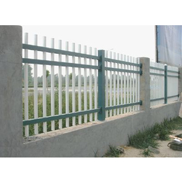锌钢草坪护栏、临朐远晟金属(在线咨询)、内江草坪护栏