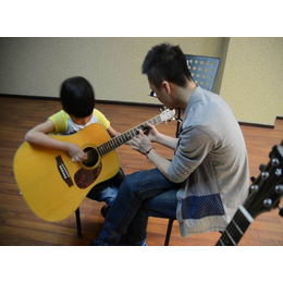 福州吉他培训、天籁之音艺术培训、福州吉他培训学校