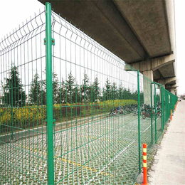 公路*护栏网厂家 公路浸塑防护网 框架公路护栏 公路防护网