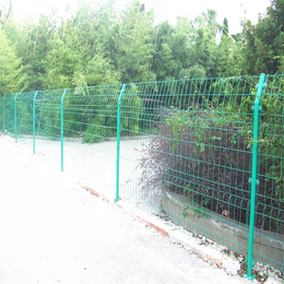 公路桥梁防护网厂家 安平公路护栏网 干线公路隔离栅