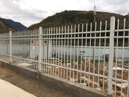 围墙黑色喷塑栏杆 镀锌管围墙护栏可定制