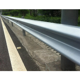 南宁公路波形护栏板-山东川启达通交通设施-公路波形护栏板安装