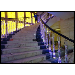 铝合金别墅楼梯图片、武汉亚誉艺术楼梯、汉阳别墅楼梯图片
