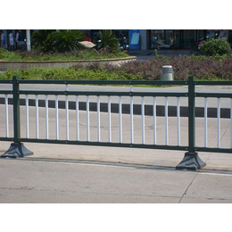 中泽丝网-鸡西京式道路护栏-京式道路护栏安装