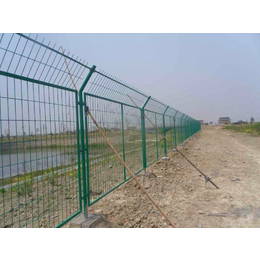 超兴防护栏(图)-场区防护栏-青岛防护栏