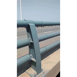 聊城飞龙防撞护栏公司(多图)-丽江等离子钢板立柱