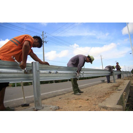 乡村公路波形护栏(图)-公路护栏板批量价格-广安公路护栏板