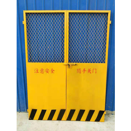 大板电梯防护门施工电梯安全门钢板网电梯防护门