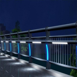 哈尔滨灯光河道护栏-龙哲防撞护栏
