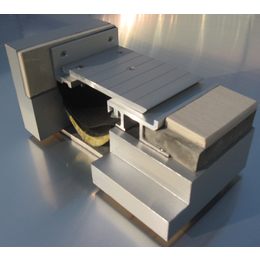 南京成品铝合金变形缝盖板价格