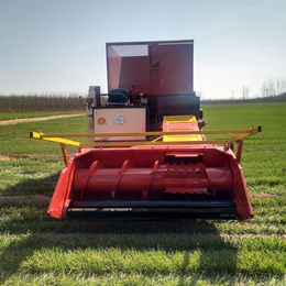 小型自走式履带青储机 玉米秸秆回收机 牧草收割青贮机视频