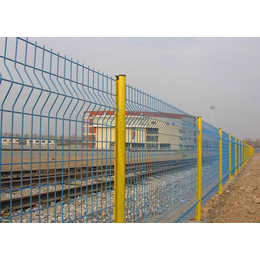乐东铁路隔离栅价格 公路菱形网护栏 绿化带边框护栏
