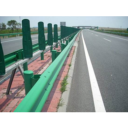 库尔勒公路防护栏板-君宏护栏-高速公路防护栏板材料