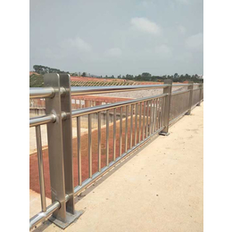 山东飞龙护栏制造公司(多图)-伊春景观护栏不锈钢复合管