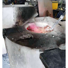 同创工业炉(图)-铝锭熔炉定做加工-济源熔炉定做加工