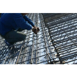 河南钢筋桁架楼承板多少钱一吨-钢结构工程圣工钢构