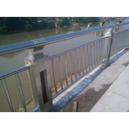 飞龙护栏厂家-大兴安岭地区桥梁护栏安装