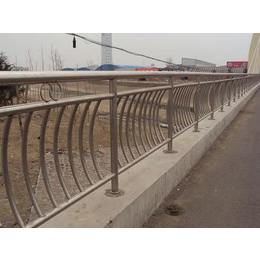 不锈钢道路护栏-芜湖****道路护栏厂家-定制不锈钢道路护栏