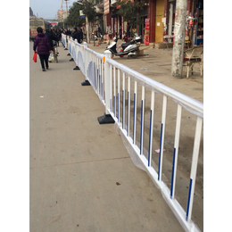 河南南阳市政护栏厂 道路隔离护栏现货 城市道路防撞栏现货