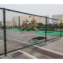 篮球场防护栏杆价格 体育场围栏网 深圳球场护栏