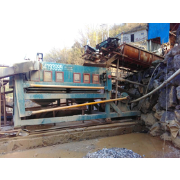 河南三久生产的大型选矿设备锰矿跳汰机