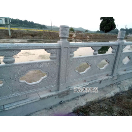 梧州防护洪堤护栏效果图片 仿木栏杆厂家案例 艺高景观缩略图