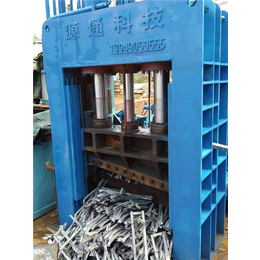 铜仁多功能800吨液压龙门剪废钢剪铁机价格低-源通重工