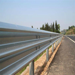 重庆防撞护栏乡村高速公路镀锌喷塑双波三波护栏板 波形护栏 