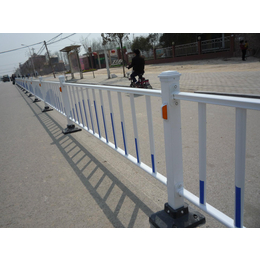 市政道路护栏机非镀锌钢市政交通人行道安全防撞隔离栏