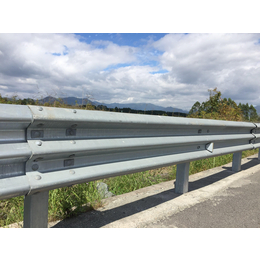 高速公路波形护栏热镀锌护栏板双波三波道路防撞护栏厂家定制