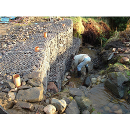 合肥河堤改建修筑格宾石笼--镀高尔凡格宾石笼挡墙
