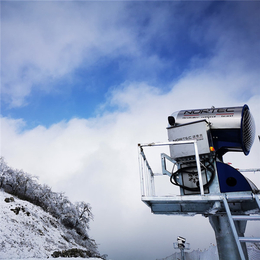  人造粉雪出雪量大 人工造雪机助阵滑雪场提前营业