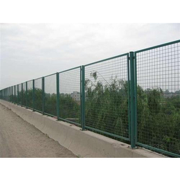 厂家供应防眩网 高速公路防眩目网 道路浸塑钢板网护栏
