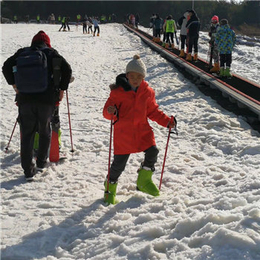 滑雪场魔毯体验滑雪乐趣简单易操作诺泰克魔毯