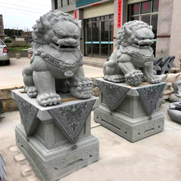 衢州汉白玉石雕狮子生产厂家