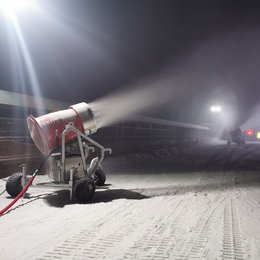 国产造雪机满足游客滑雪需求 诺泰克造雪机作业注意事项