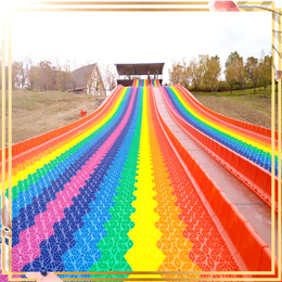 色彩明亮彩虹滑梯四季滑梯网红滑梯