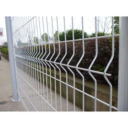 三角折弯护栏网定做 1.8米高折弯护栏定做 