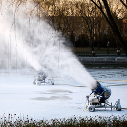 大型人工造雪机生产厂家  国产造雪机覆盖面积  嬉雪游乐设备