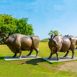铸铜牛动物广场雕塑厂家
