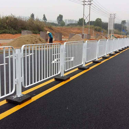 道路护栏规范 机非隔离栏杆尺寸 东莞市政栅栏厂家