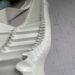 白色挡板裙边输送带 采用新型材料 耐高温输送带定制