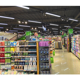 大型超市轨道灯亮度-承德大型超市轨道灯-晶远照明灯具经久*
