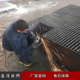 热浸锌钢格板 矿山设备钢格板 污水处理钢格板
