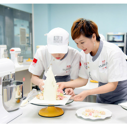 与千店蛋糕女王刘清在一起 高薪就业成功创业缩略图