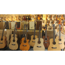  广州吉他专卖培训乐器店琴行成与乐现代音乐中心