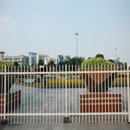 肇庆高速服务区金属围墙定做 黑色栏杆护栏价格